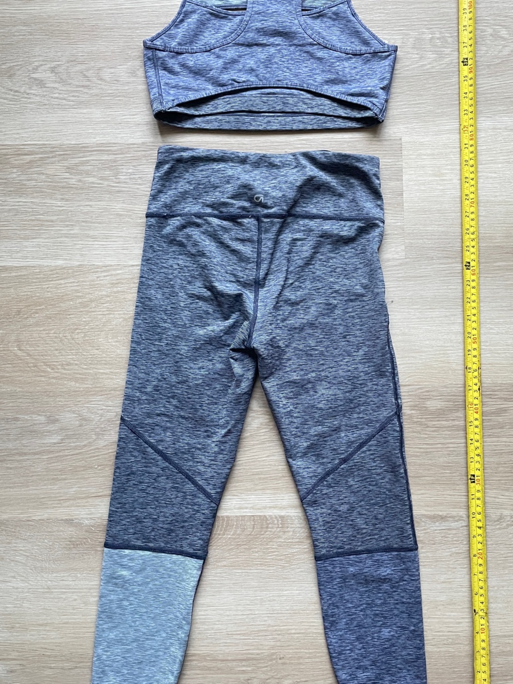 GAP Women's Heathered Grey Seamless Sports Bra and Leggings Set